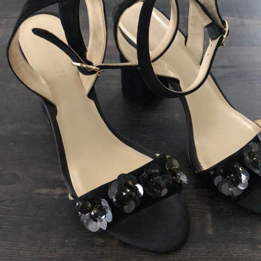 Nine West Flower Embellished Block Heel Sandals